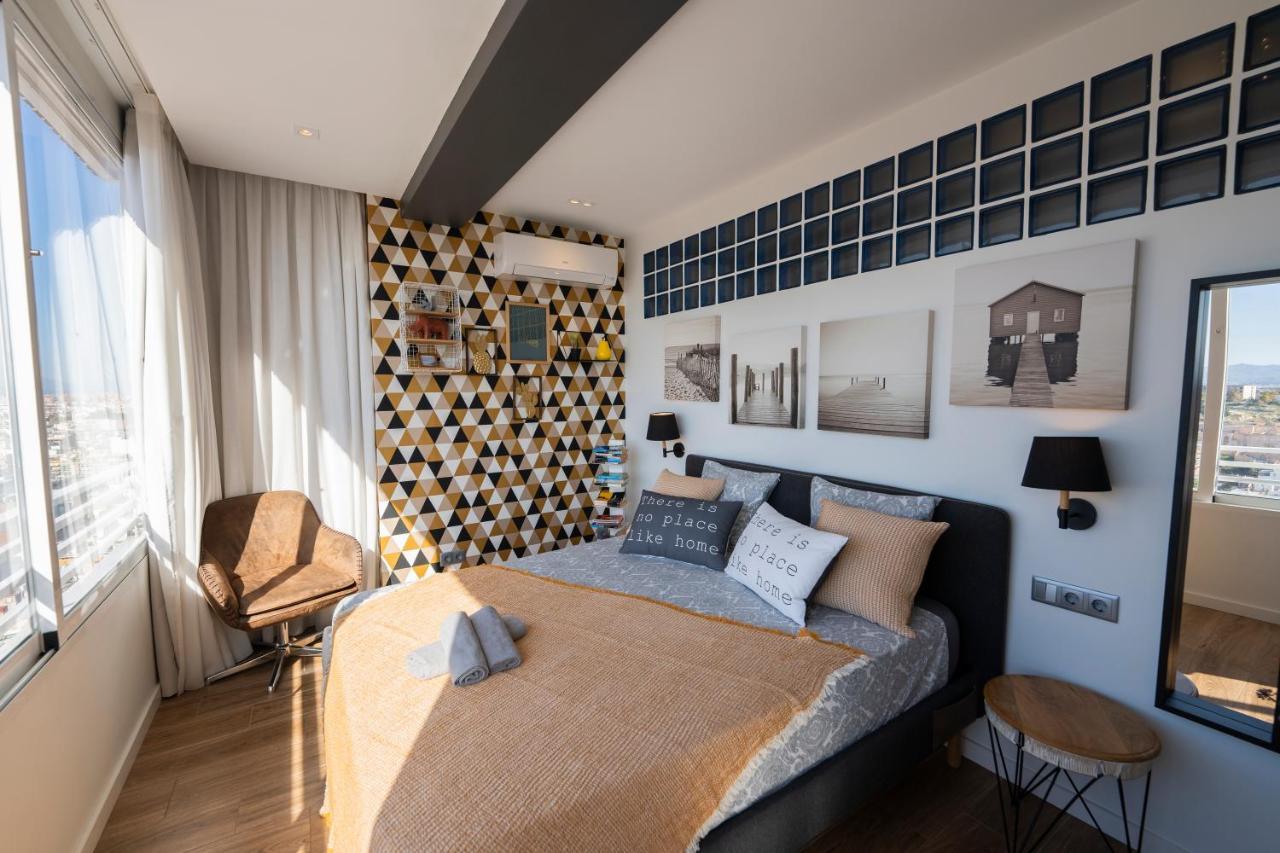 Charming Downtown Skyscrapper Apartment Alicante Exterior photo