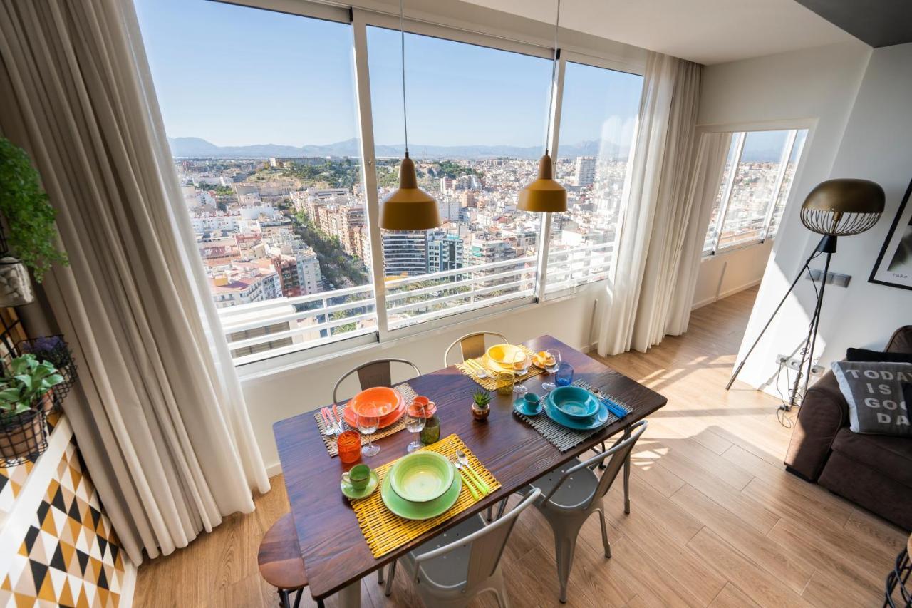 Charming Downtown Skyscrapper Apartment Alicante Exterior photo