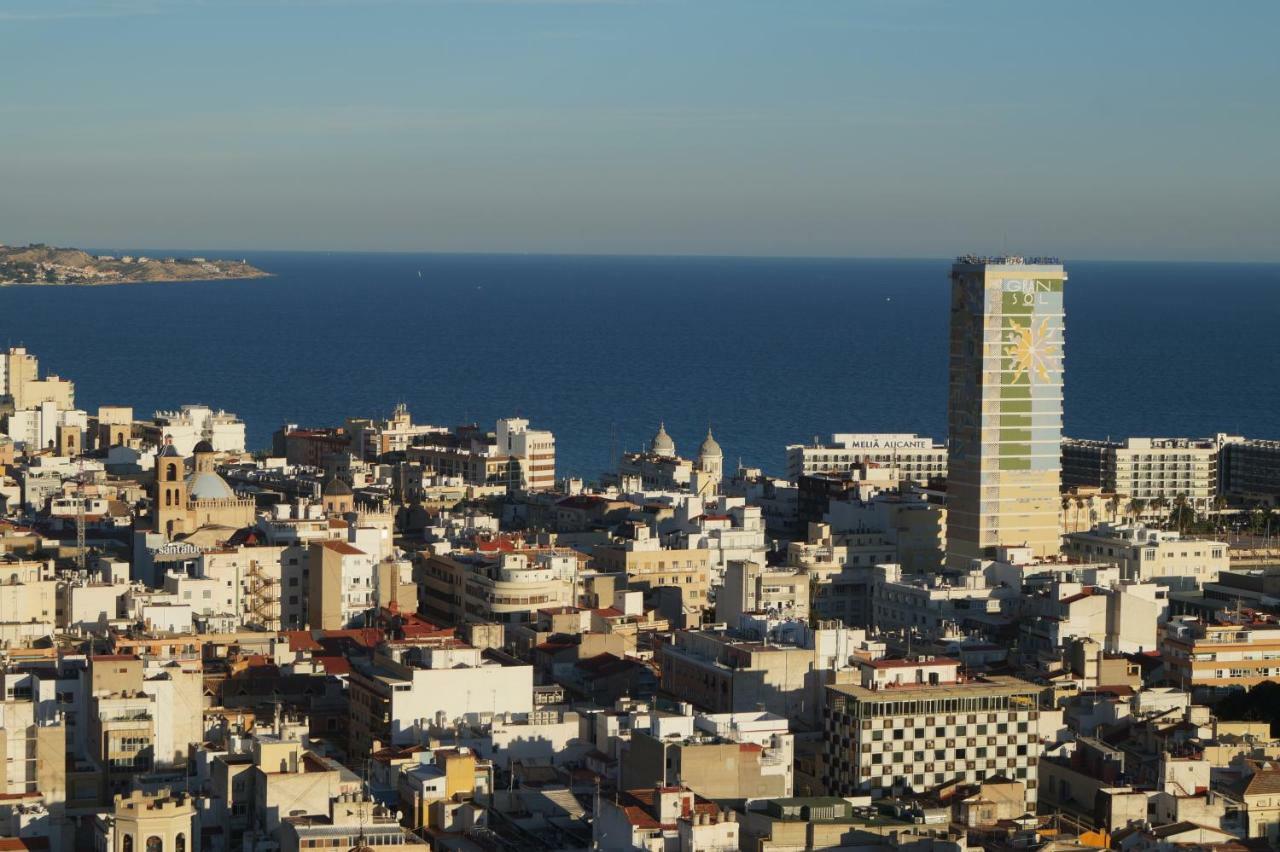 Charming Downtown Skyscrapper Apartment Alicante Exterior photo