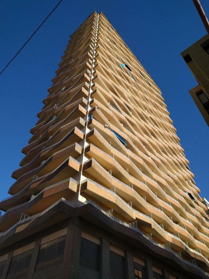 Charming Downtown Skyscrapper Apartment Alicante Exterior photo